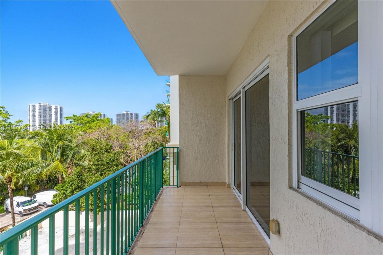 20000 E Country Club Dr, Unit 402, Aventura, FL 33180 Photo