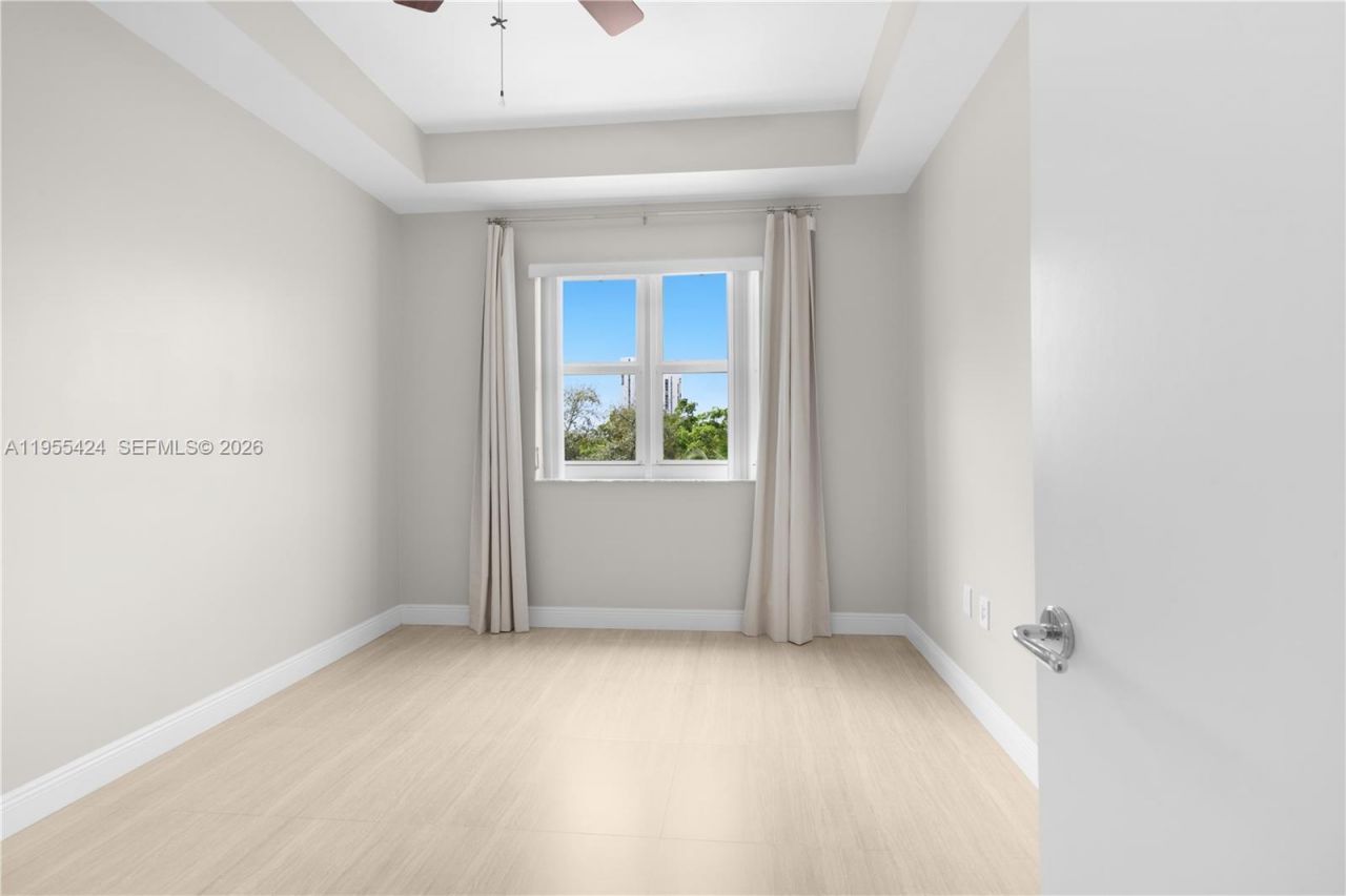 20000 E Country Club Dr, Unit 402, Aventura, FL 33180 Photo