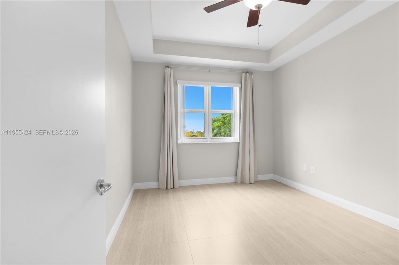 20000 E Country Club Dr, Unit 402, Aventura, FL 33180 Photo