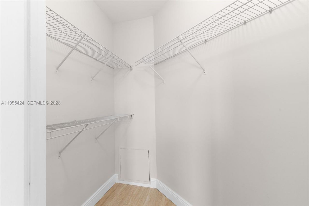 20000 E Country Club Dr, Unit 402, Aventura, FL 33180 Photo