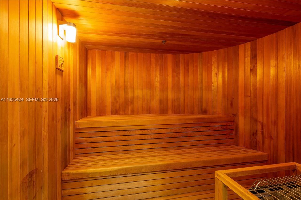 20000 E Country Club Dr, Unit 402, Aventura, FL 33180 Photo