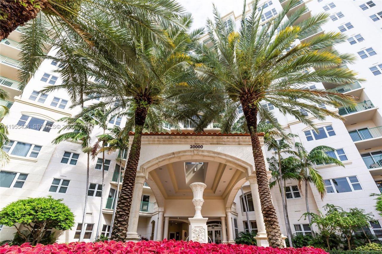 20000 E Country Club Dr, Unit 402, Aventura, FL 33180 Photo