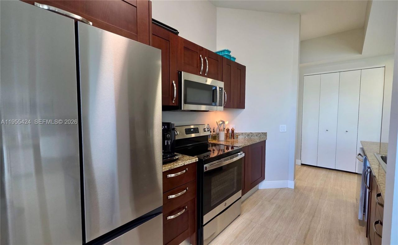 20000 E Country Club Dr, Unit 402, Aventura, FL 33180 Photo