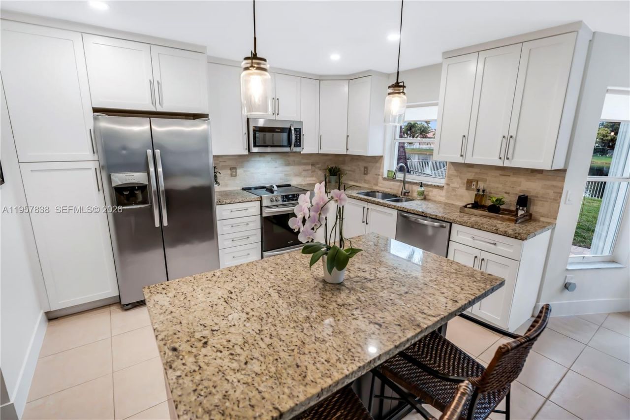 18159 SW 3rd St, Pembroke Pines, FL 33029 Photo