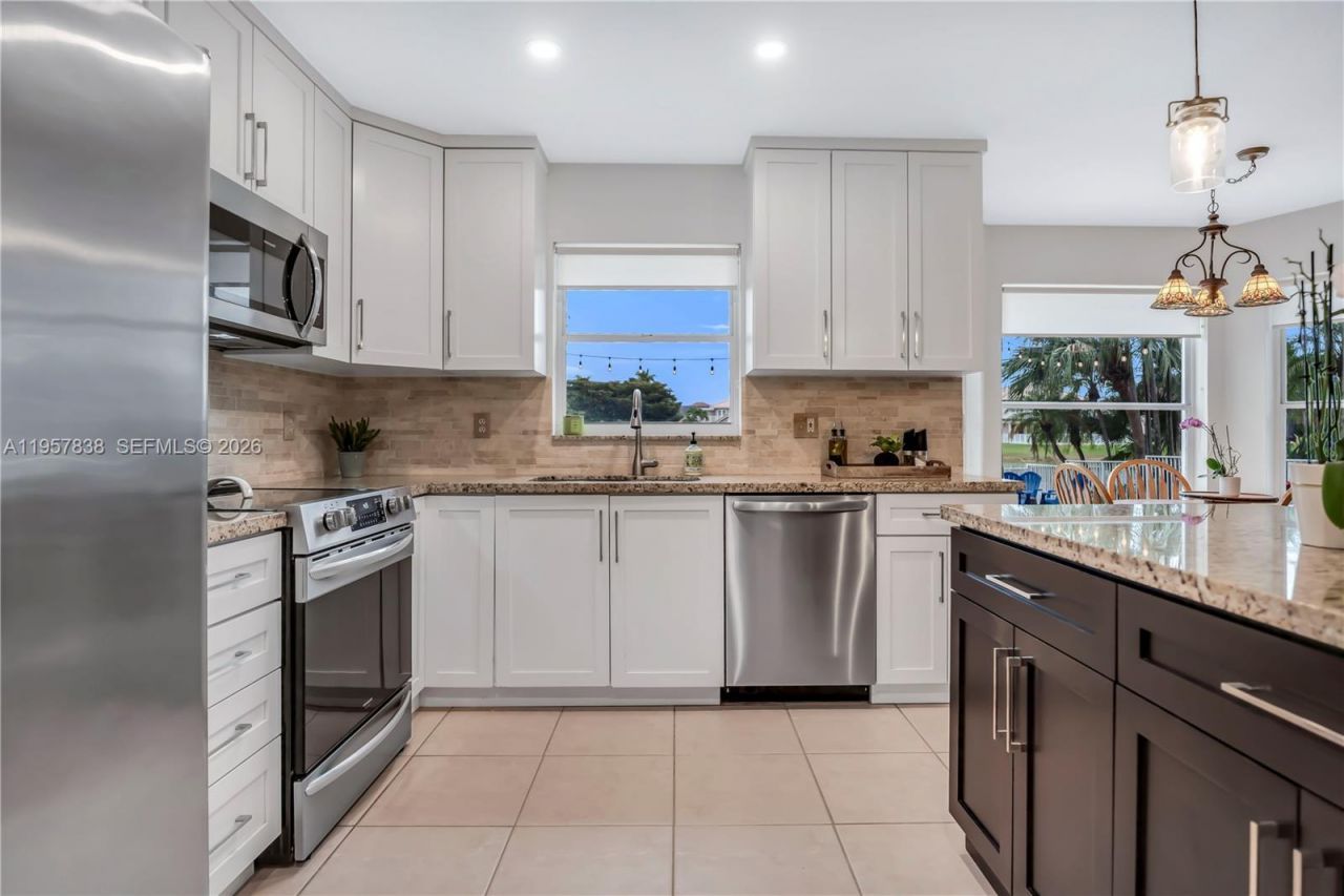 18159 SW 3rd St, Pembroke Pines, FL 33029 Photo