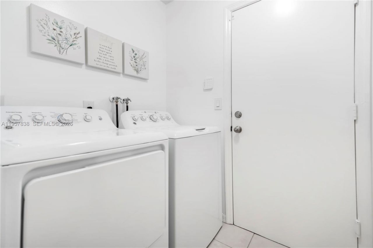 18159 SW 3rd St, Pembroke Pines, FL 33029 Photo