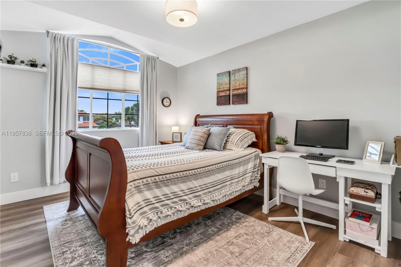 18159 SW 3rd St, Pembroke Pines, FL 33029 Photo