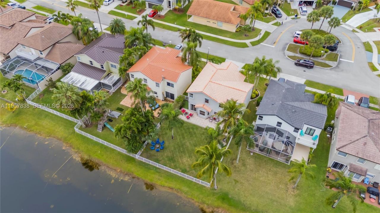 18159 SW 3rd St, Pembroke Pines, FL 33029 Photo