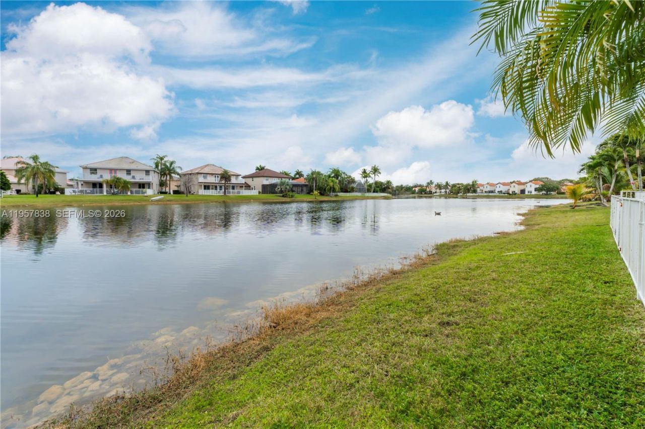 18159 SW 3rd St, Pembroke Pines, FL 33029 Photo