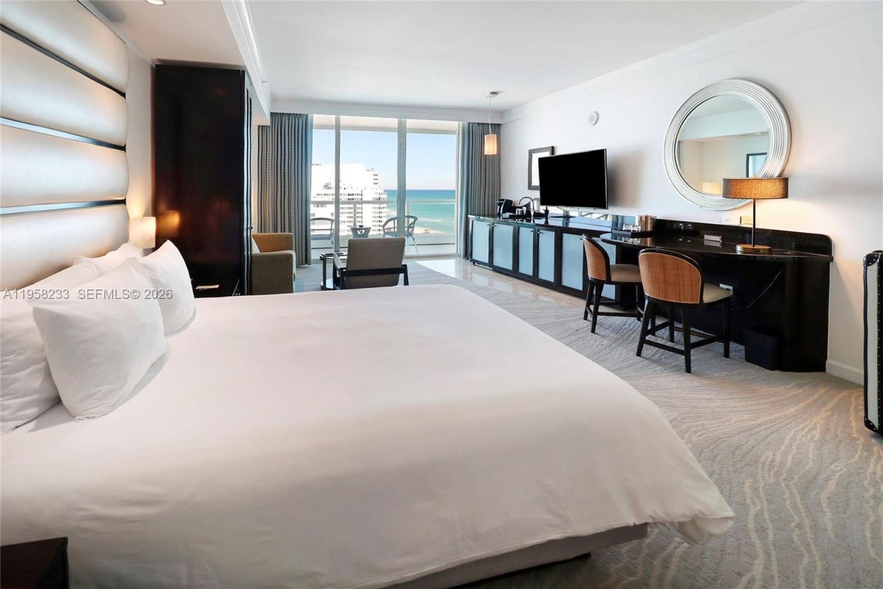 4391 Collins Ave, Unit 1703, Miami Beach, FL 33140 Photo