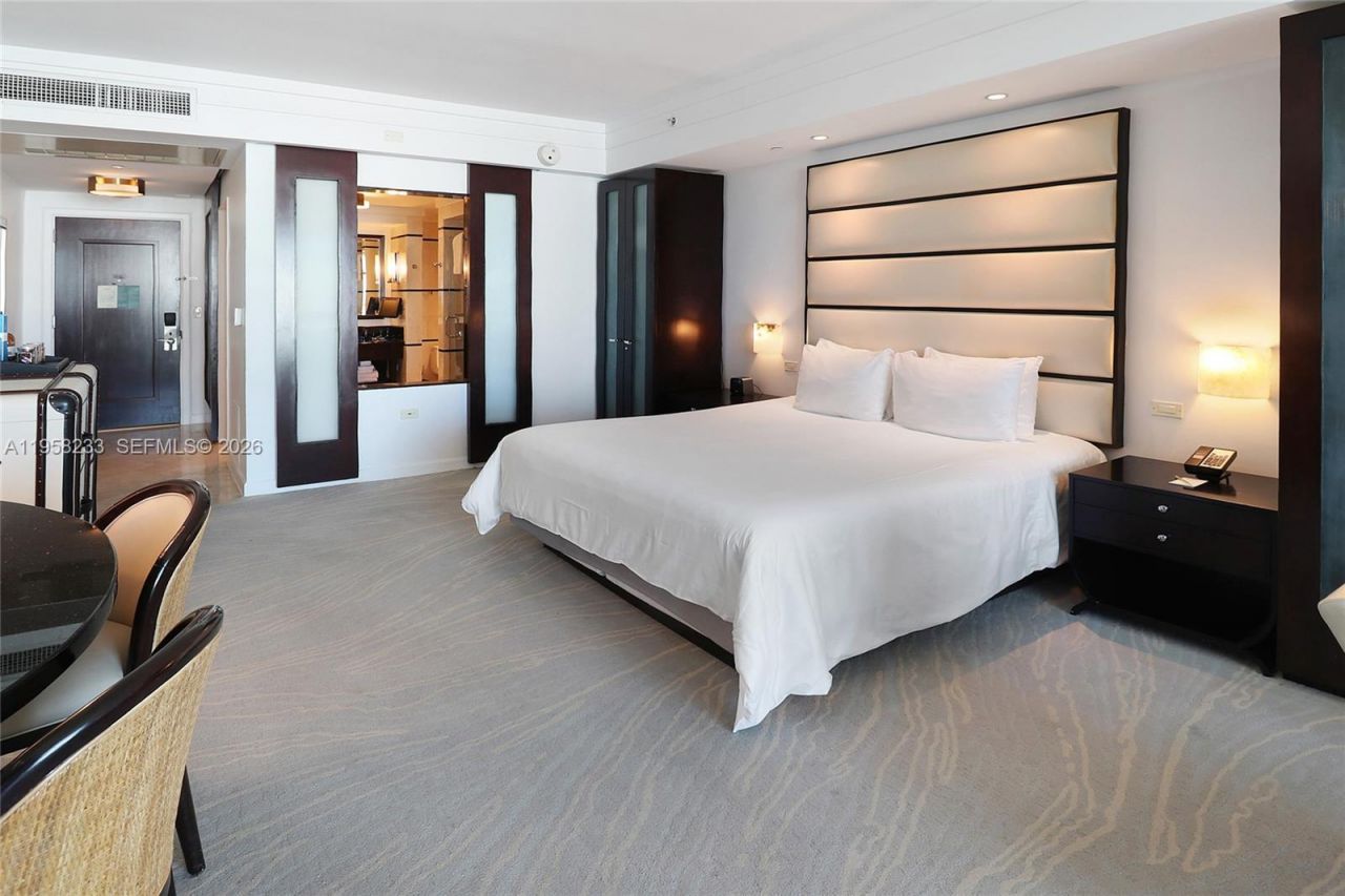 4391 Collins Ave, Unit 1703, Miami Beach, FL 33140 Photo