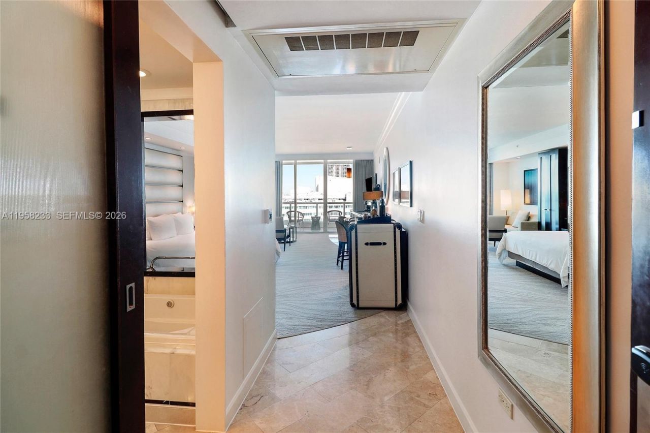 4391 Collins Ave, Unit 1703, Miami Beach, FL 33140 Photo