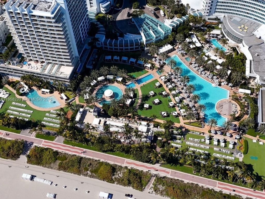 4391 Collins Ave, Unit 1703, Miami Beach, FL 33140 Photo