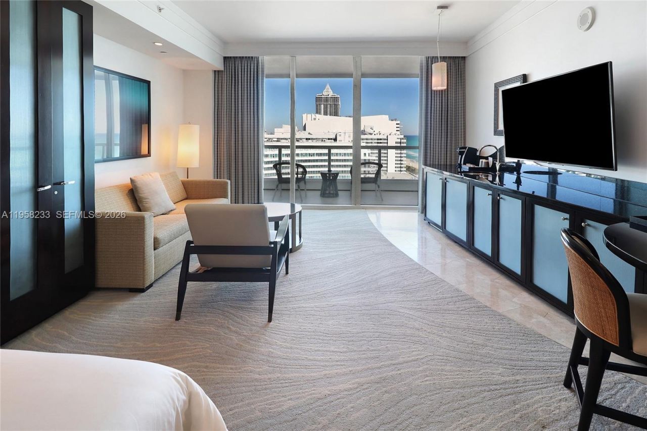 4391 Collins Ave, Unit 1703, Miami Beach, FL 33140 Photo