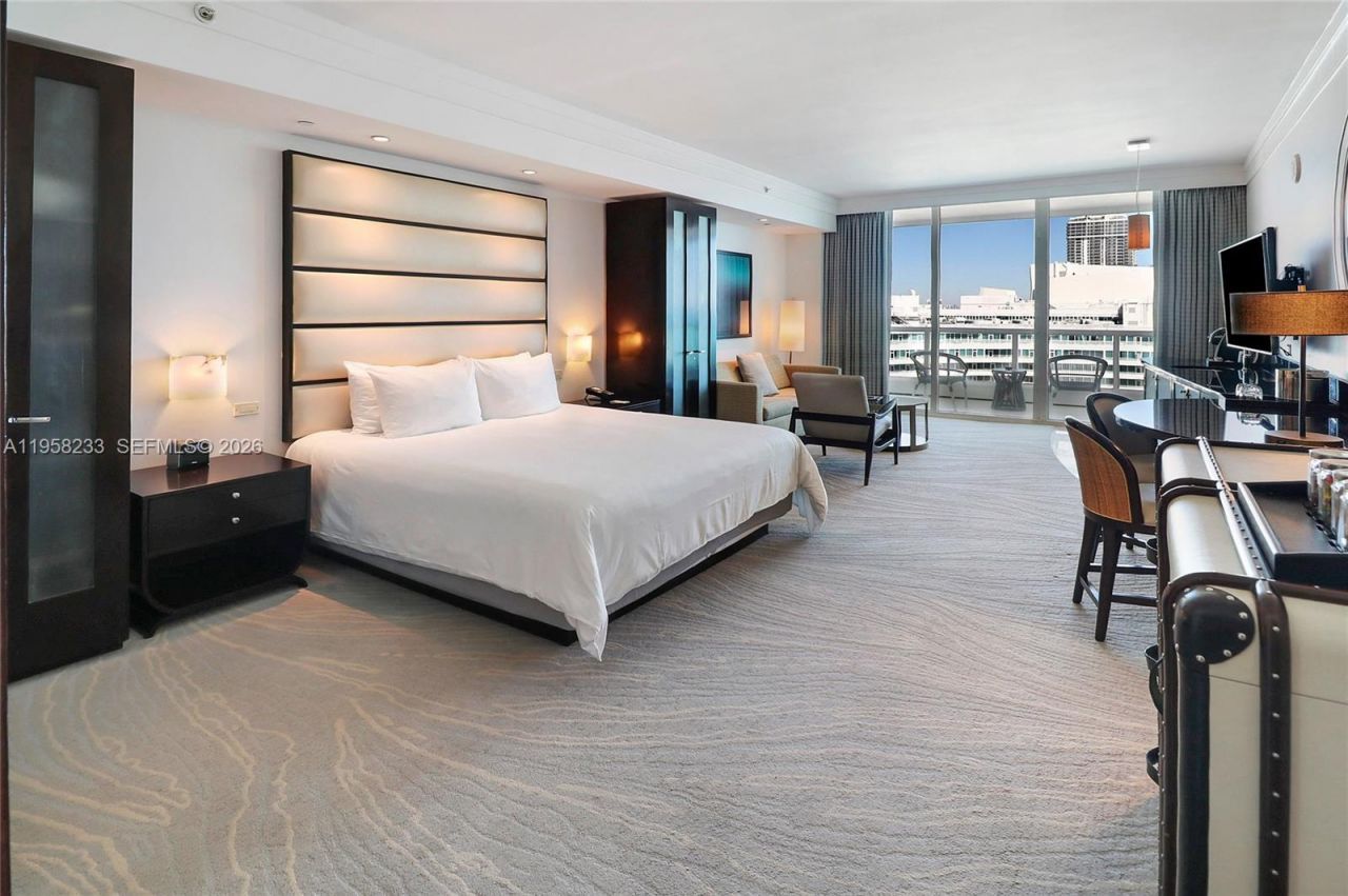4391 Collins Ave, Unit 1703, Miami Beach, FL 33140 Photo