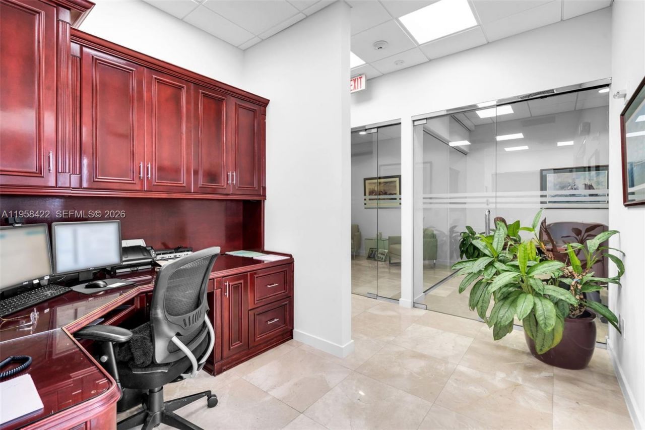 2020 Ponce De Leon Blvd , Unit 1007, Coral Gables, FL 33134 Photo