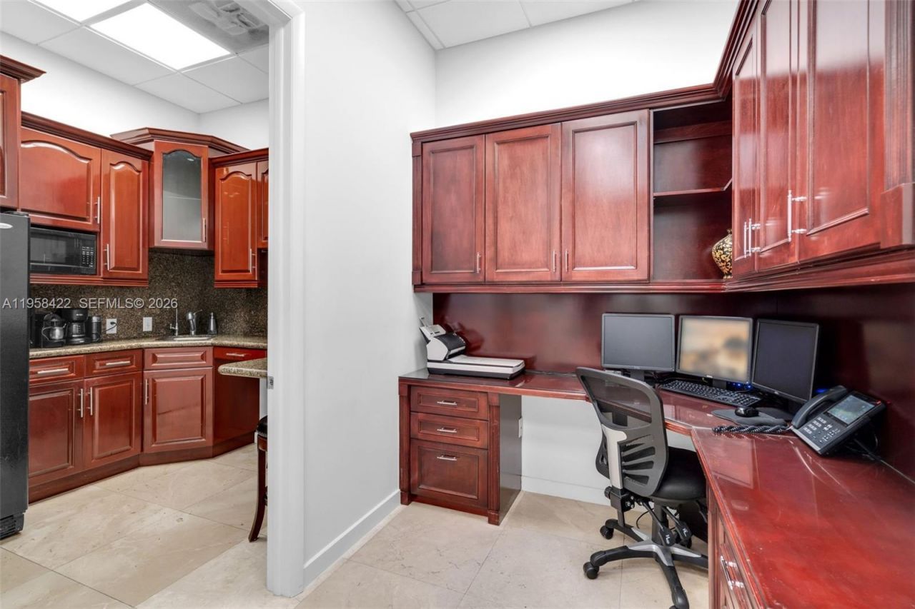 2020 Ponce De Leon Blvd , Unit 1007, Coral Gables, FL 33134 Photo