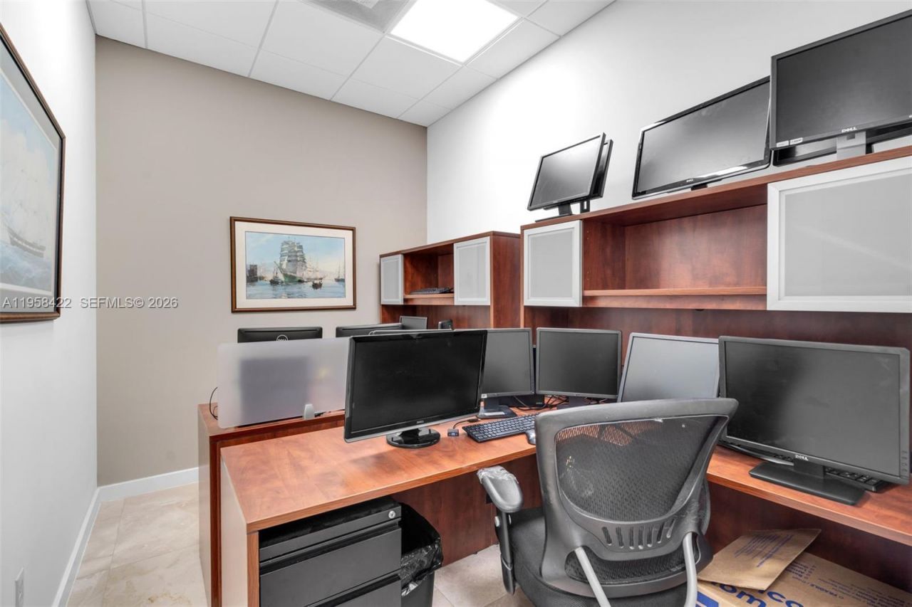 2020 Ponce De Leon Blvd , Unit 1007, Coral Gables, FL 33134 Photo