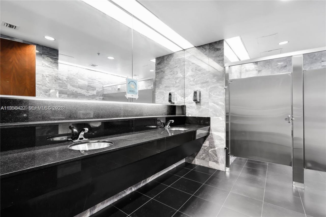 2020 Ponce De Leon Blvd , Unit 1007, Coral Gables, FL 33134 Photo