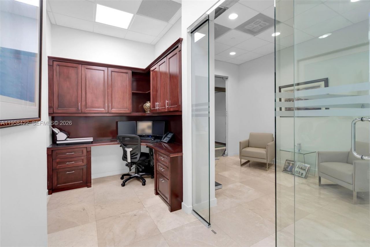 2020 Ponce De Leon Blvd , Unit 1007, Coral Gables, FL 33134 Photo