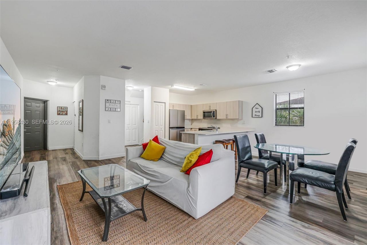 15500 SW 136th St, Unit 202, Miami, FL 33196 Photo