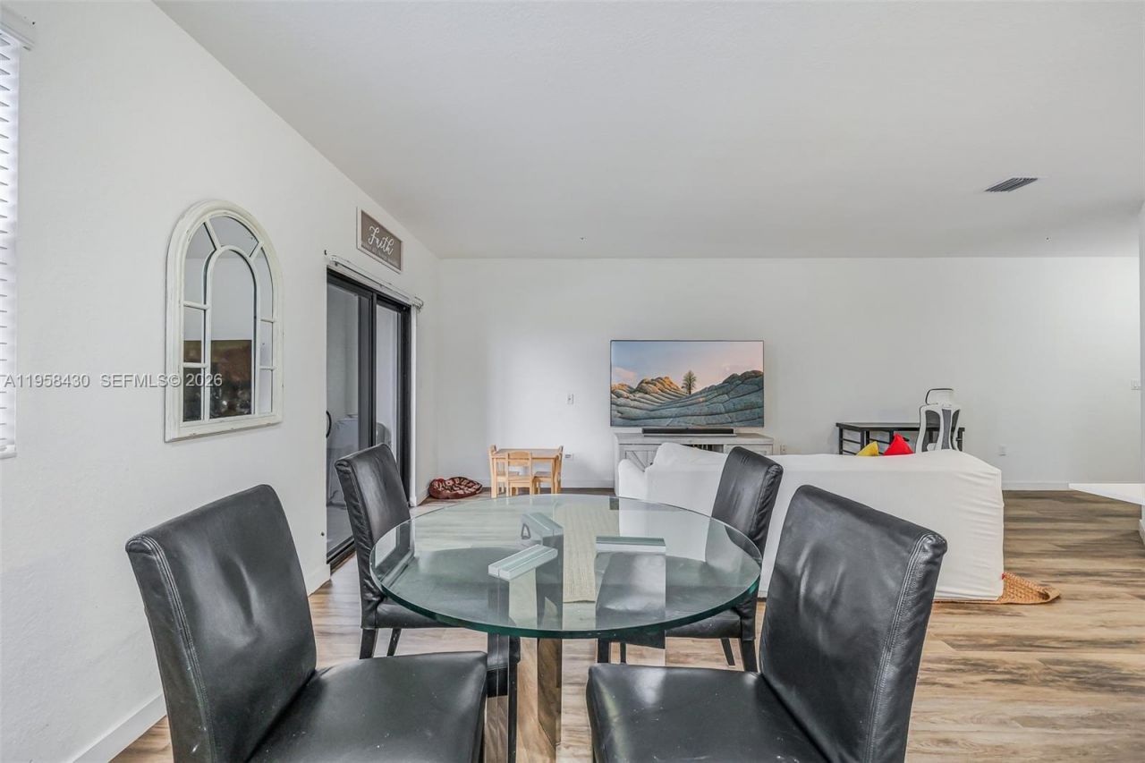 15500 SW 136th St, Unit 202, Miami, FL 33196 Photo