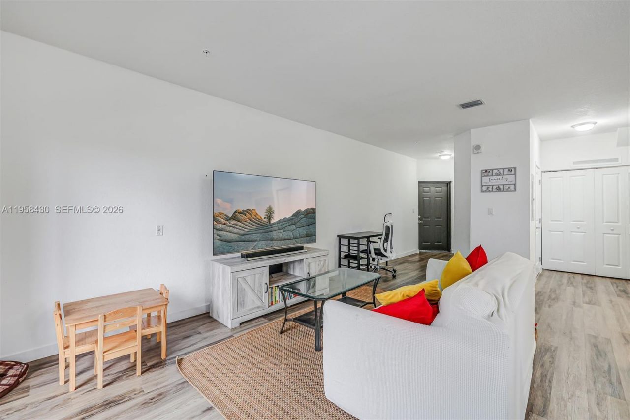 15500 SW 136th St, Unit 202, Miami, FL 33196 Photo