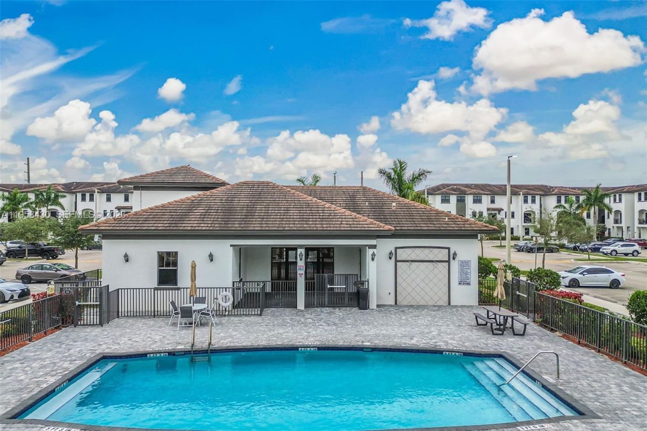 15500 SW 136th St, Unit 202, Miami, FL 33196 Photo