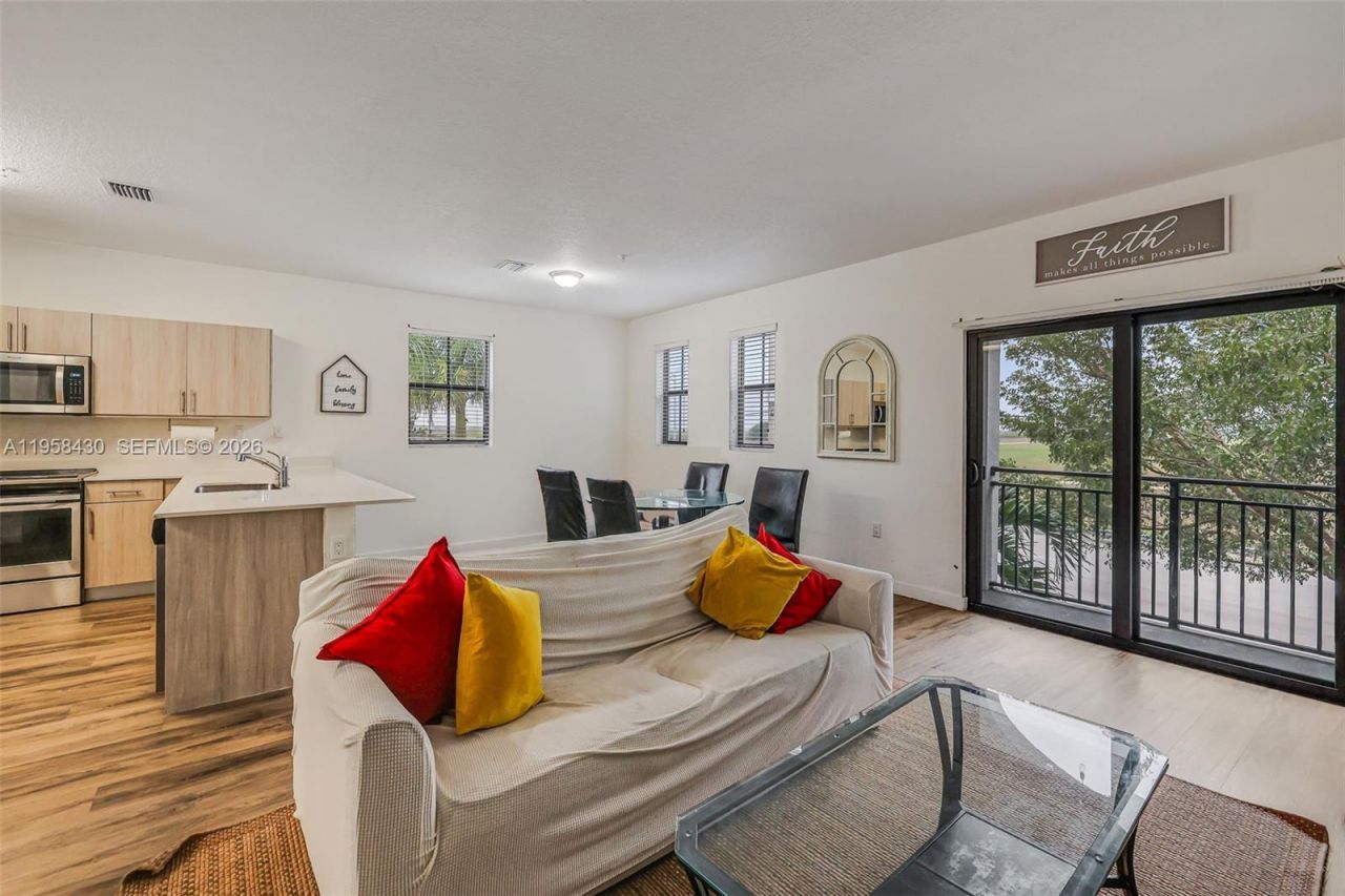 15500 SW 136th St, Unit 202, Miami, FL 33196 Photo