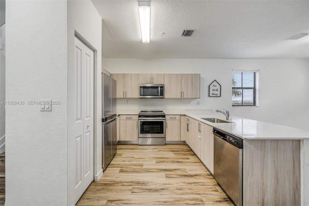 15500 SW 136th St, Unit 202, Miami, FL 33196 Photo