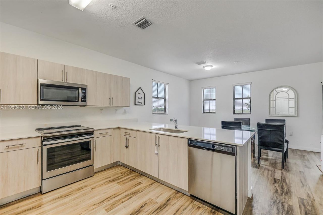 15500 SW 136th St, Unit 202, Miami, FL 33196 Photo