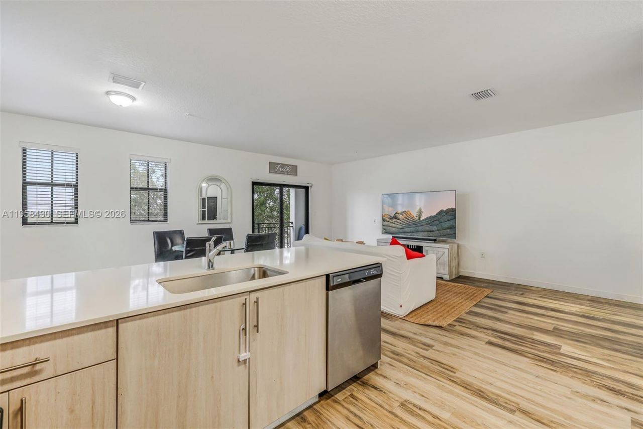 15500 SW 136th St, Unit 202, Miami, FL 33196 Photo