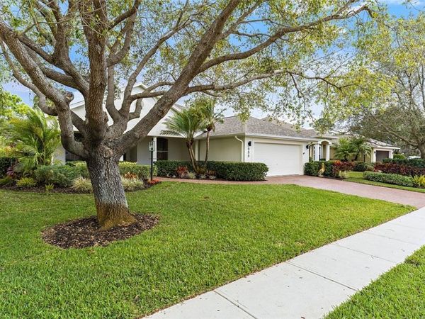 686 Gossamer Wing Way, Sebastian, FL 32958