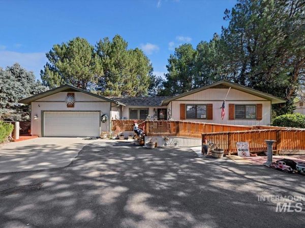 215 Willow, Hagerman, ID 83332