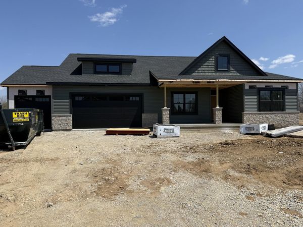 3804 N Woodbury Lane, Janesville, WI 53545