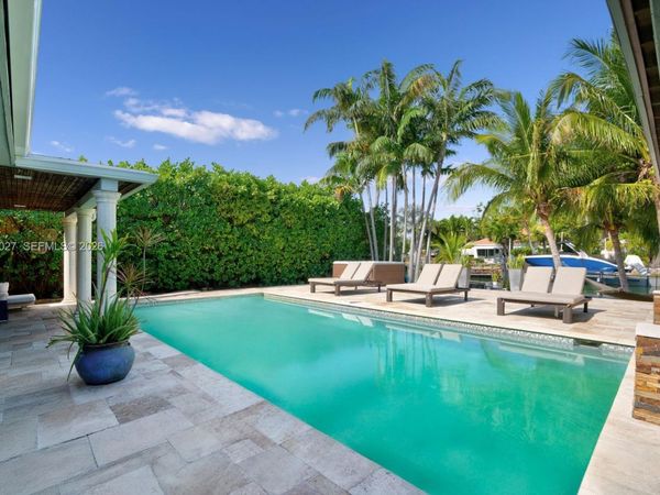 7910 Hawthorne Ave, Miami Beach, FL 33141