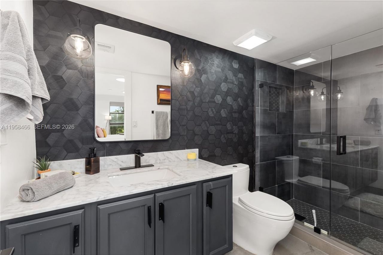1000 Quayside Ter, Unit 506, Miami, FL 33138 Photo