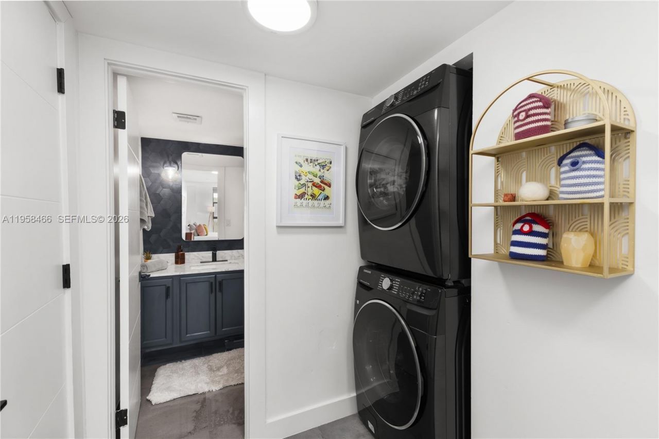 1000 Quayside Ter, Unit 506, Miami, FL 33138 Photo