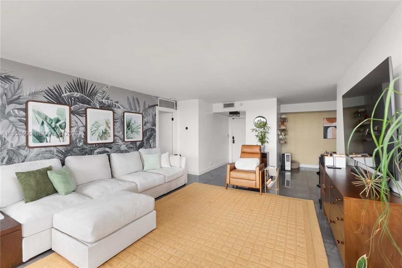 1000 Quayside Ter, Unit 506, Miami, FL 33138 Photo