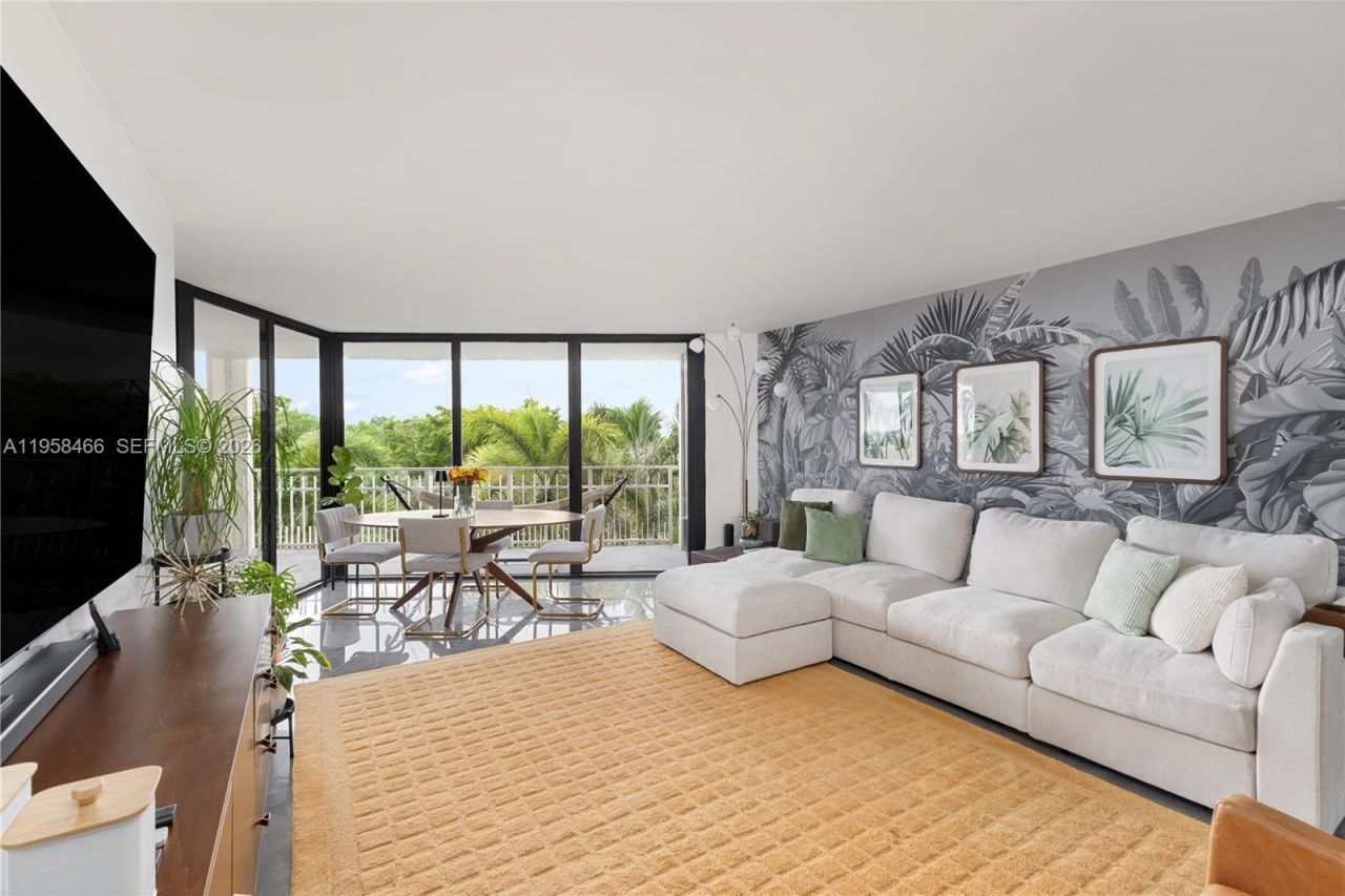 1000 Quayside Ter, Unit 506, Miami, FL 33138 Photo