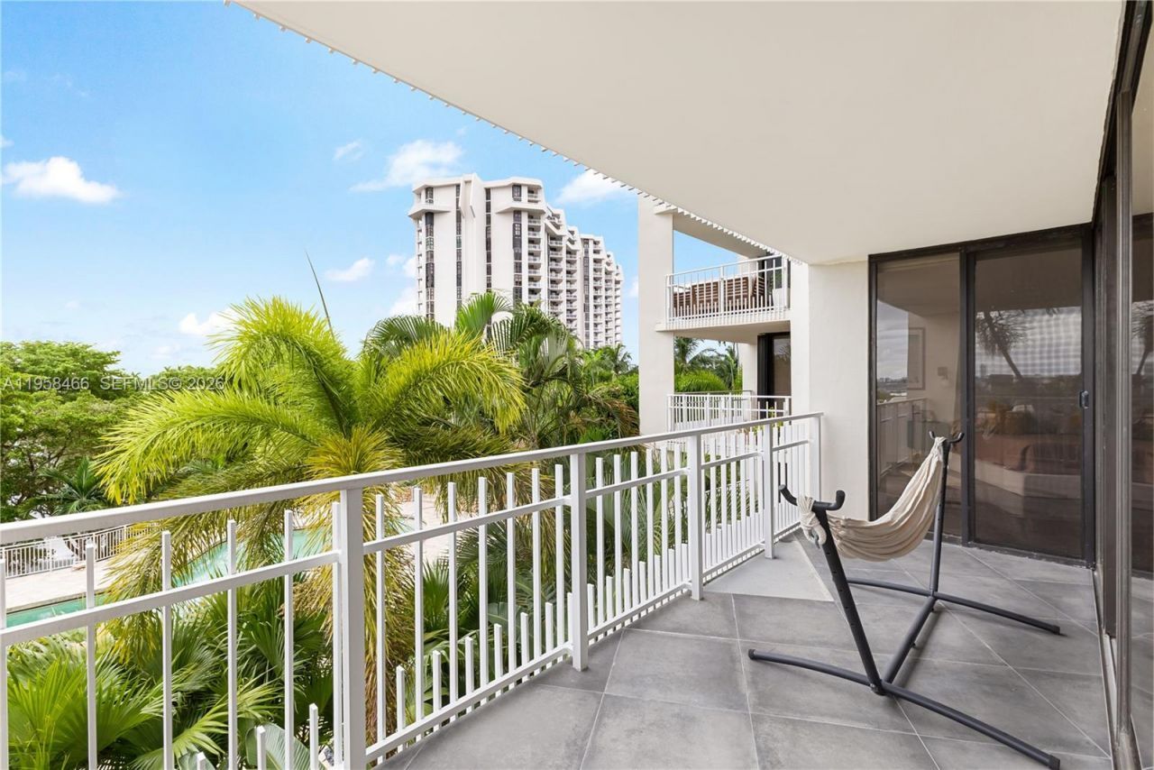 1000 Quayside Ter , Unit 506, Miami, FL 33138 Photo