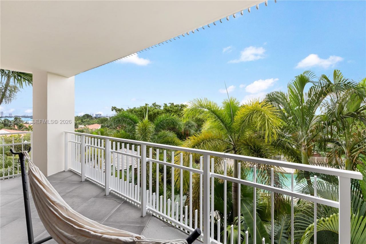 1000 Quayside Ter, Unit 506, Miami, FL 33138 Photo