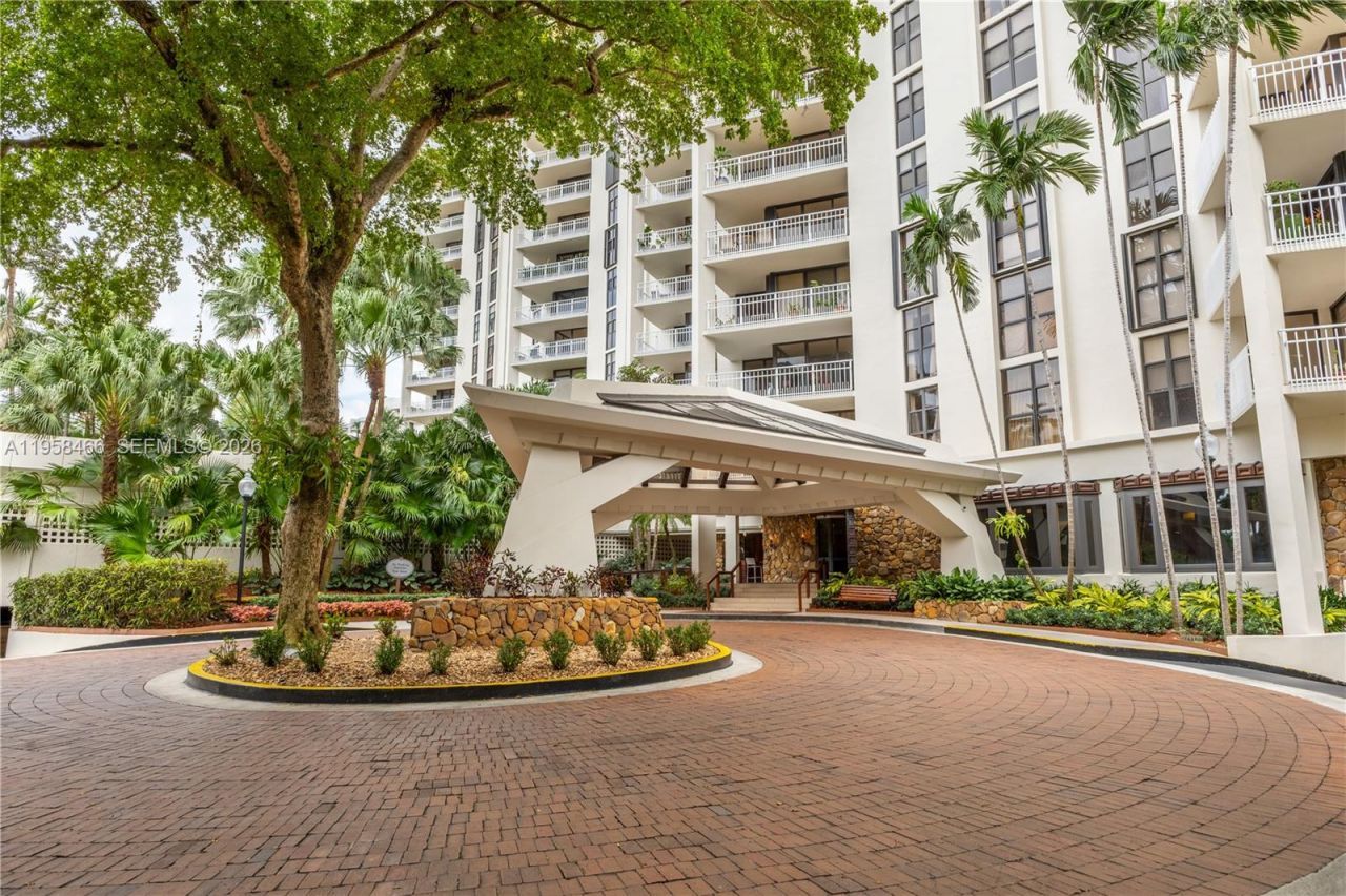 1000 Quayside Ter, Unit 506, Miami, FL 33138 Photo