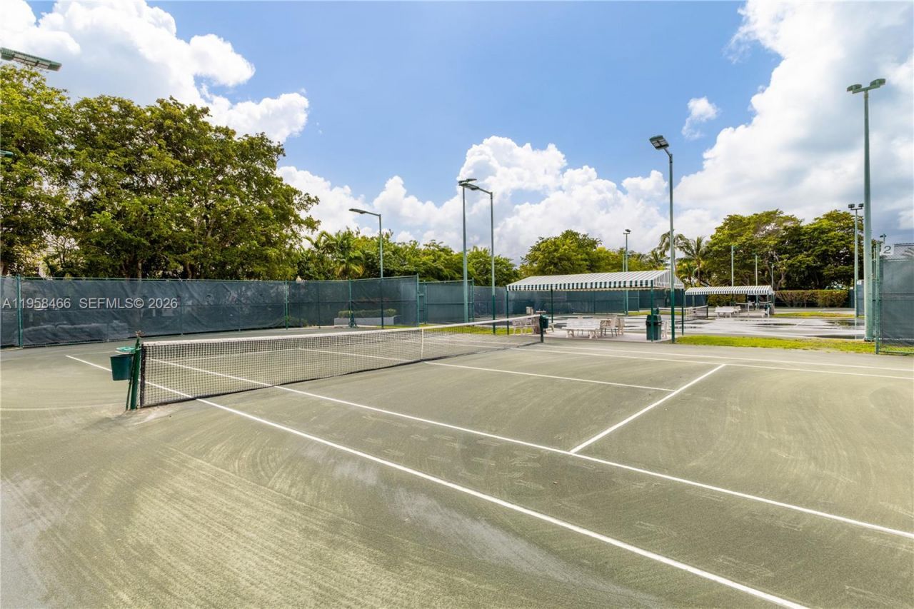 1000 Quayside Ter, Unit 506, Miami, FL 33138 Photo