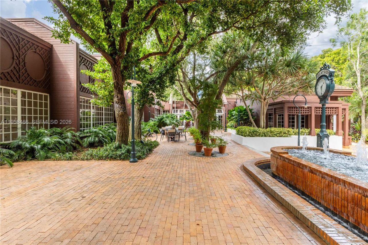 1000 Quayside Ter , Unit 506, Miami, FL 33138 Photo