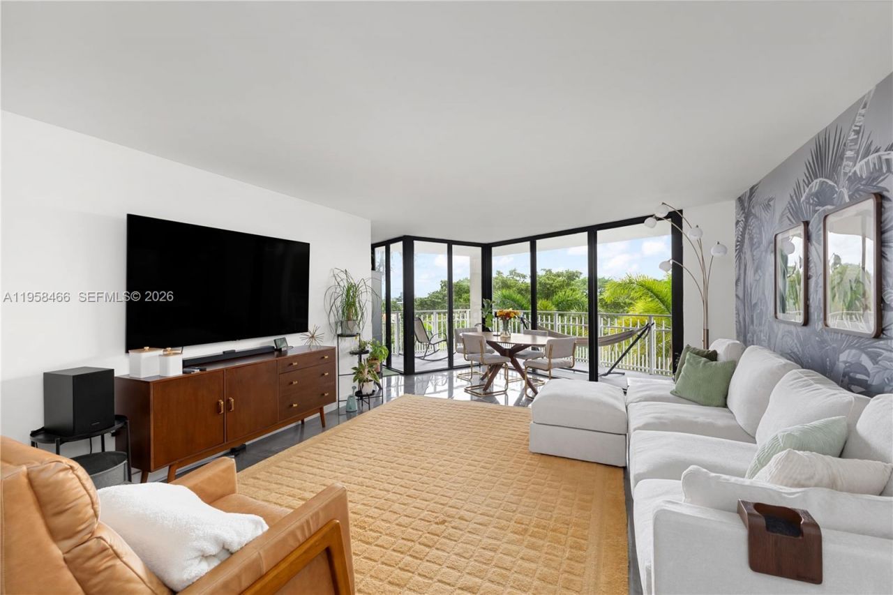 1000 Quayside Ter , Unit 506, Miami, FL 33138 Photo