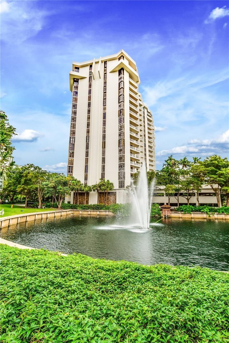 1000 Quayside Ter , Unit 506, Miami, FL 33138 Photo