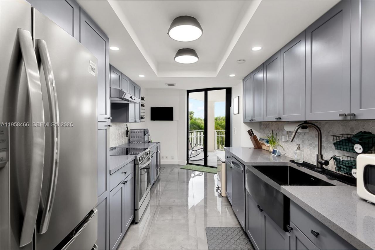 1000 Quayside Ter, Unit 506, Miami, FL 33138 Photo