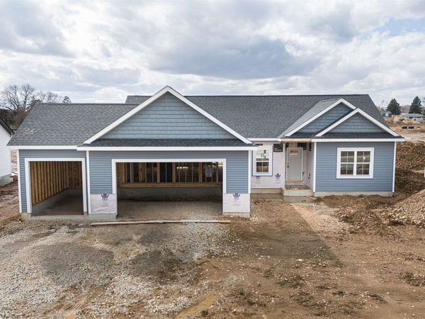 3821 N Woodbury Lane, Janesville, WI 53545