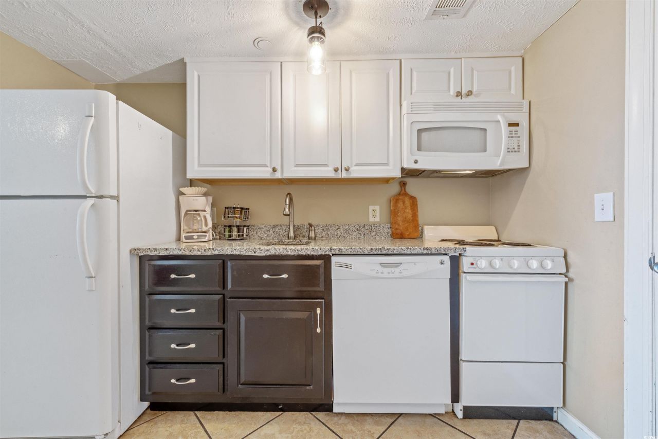 2000 S Ocean Blvd.  Photo 9